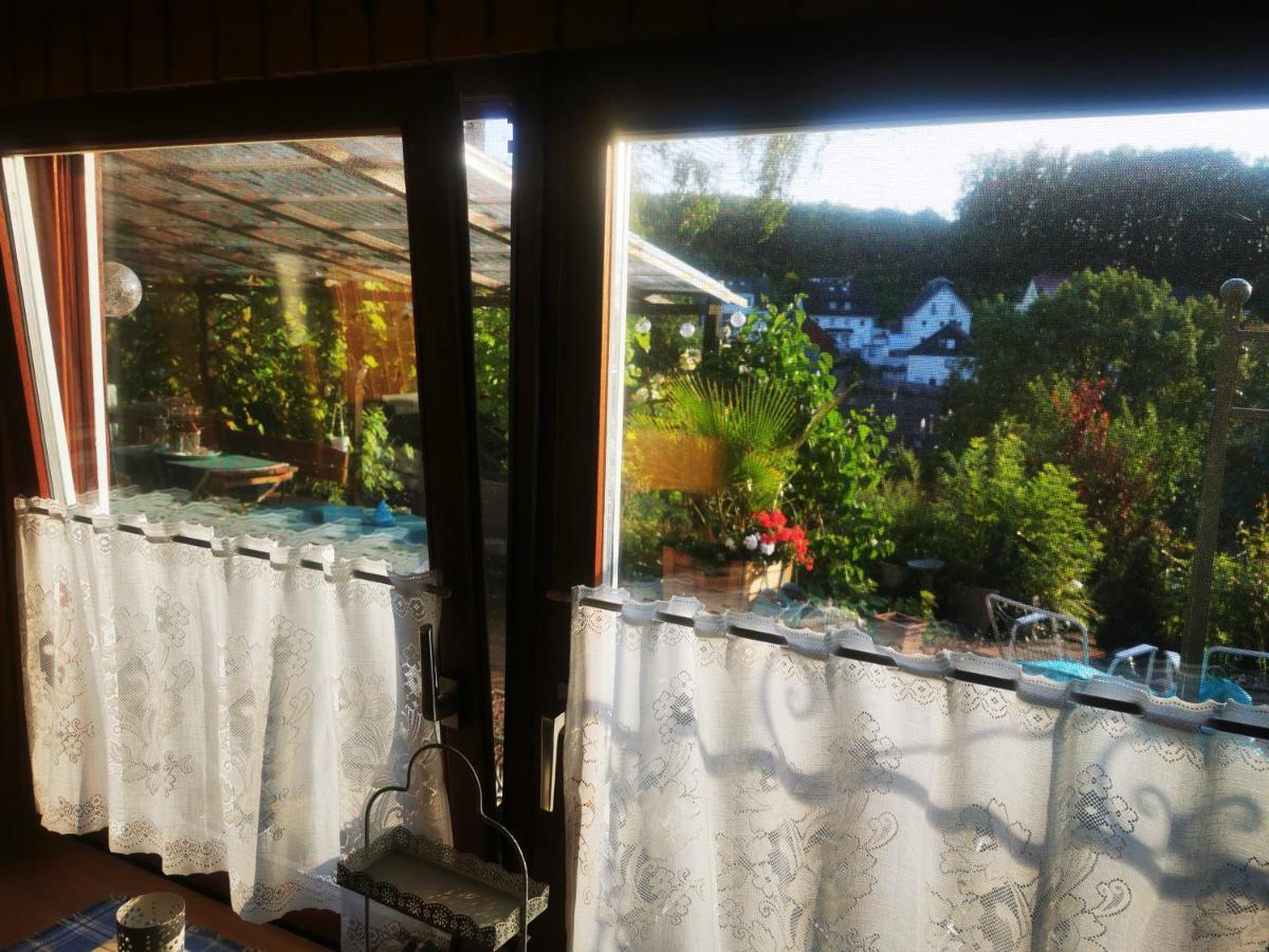 Ferienhaus Mit Riesen Garten, Drei Terrassen, Toller Aussicht Am Waldrand, Auch Als Monteur-Wohnung Hemer Exterior photo